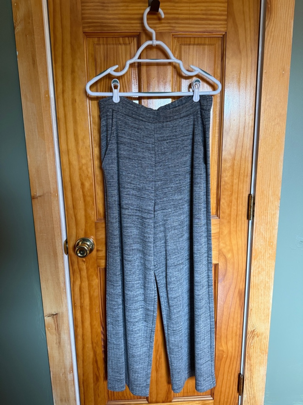 Banana Republic Wide-Leg Knit Pants in Gray Marled
